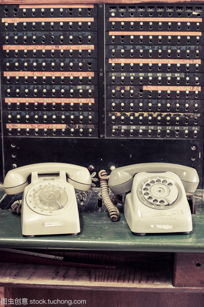 老电话总机与电话交换机 通讯技术的演进